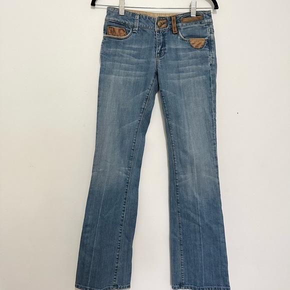 Vigoss Womens 27 Denim Jeans Distressed Leather Rivet Flap - Picture 1 of 6